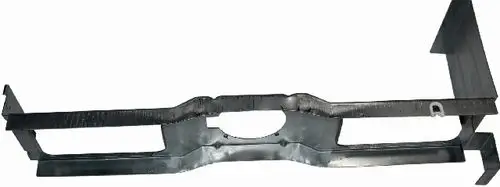 Stahlteil in metallischer Farbe, das als Halterung für einen Ventilator dient, möglicherweise von der Marke Wolf. Es hat eine längliche Form mit Aussparungen und Befestigungselementen.